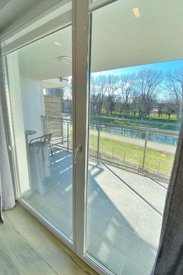 Capital Towers - Apartament Green Z Widokiem Na Rzeke Rzeszów Eksteriør billede